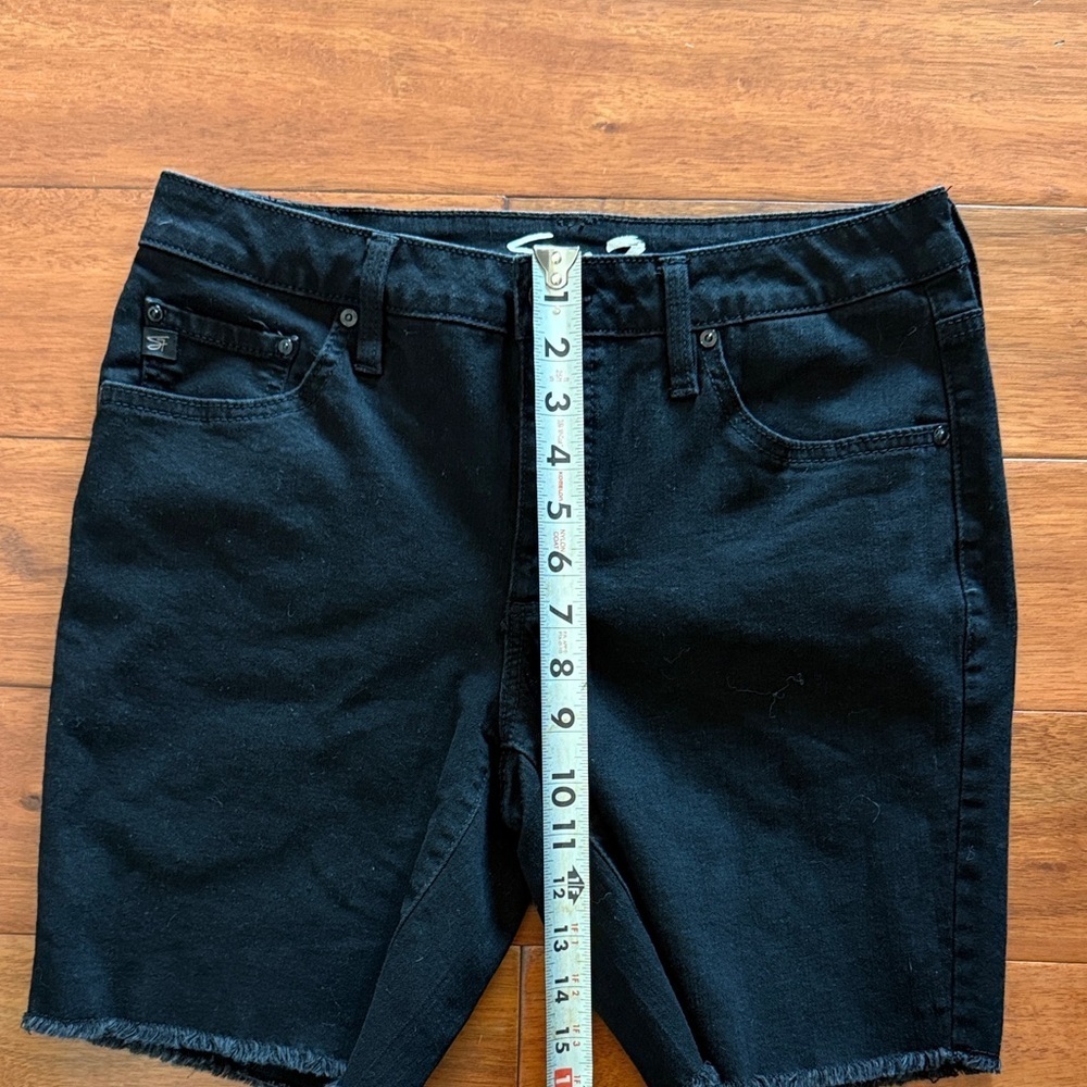 Seven7 Black Bermuda Denim Shorts Size 6 - Picture 3 of 6